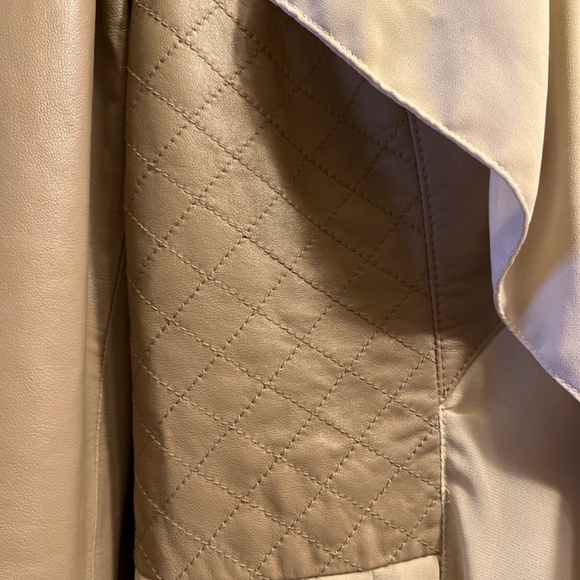 Super Cute Real Nappa Leather Jacket.  Taupe Color Leather.  Sz. 10. - Picture 3 of 13